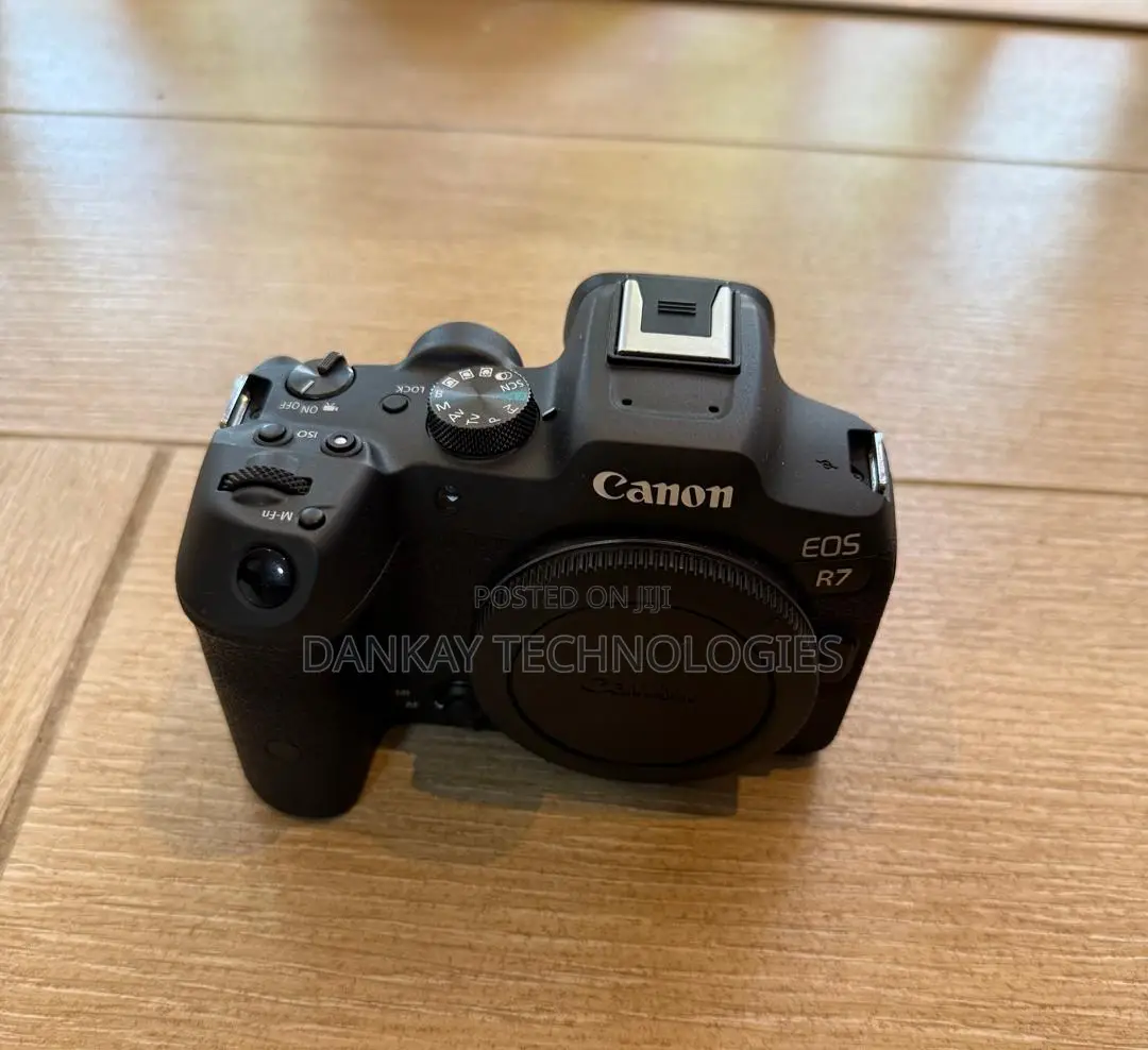 Canon Eos R7 Mirrorless Camera