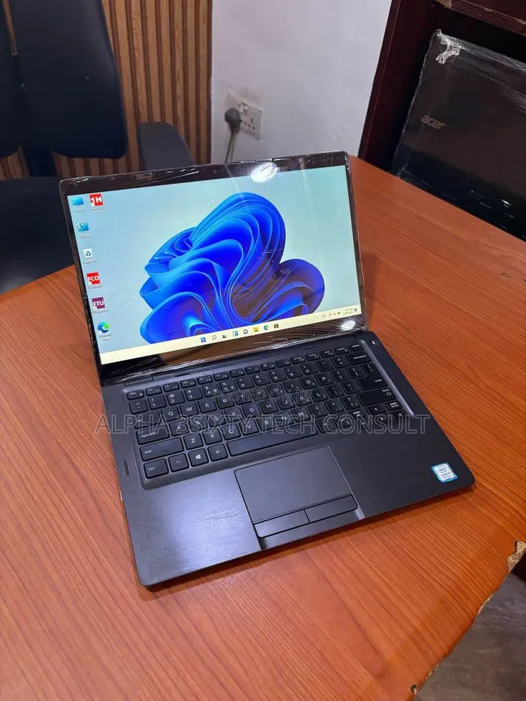 Laptop Dell Latitude 5300 16GB Intel Core i5 SSD 256GB