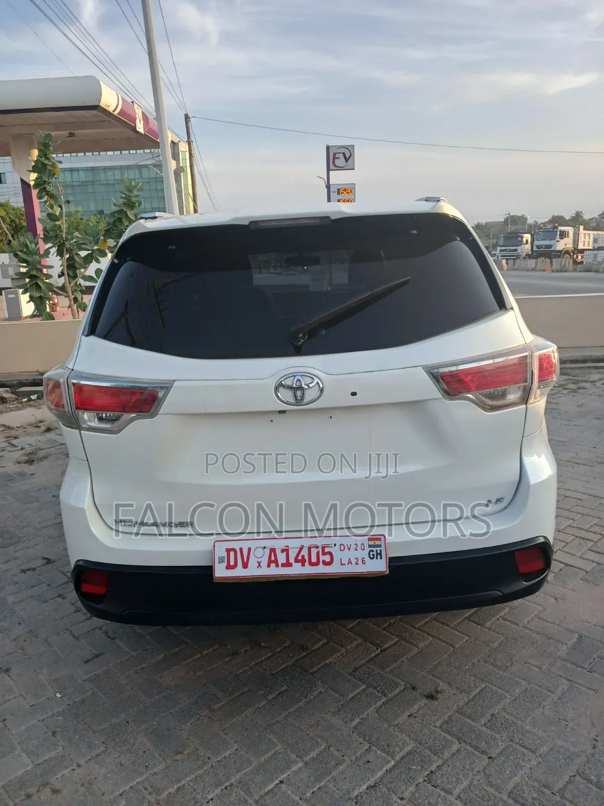 Toyota Highlander LE Plus 4dr SUV AWD (3.5L 6cyl 6A) 2015 White
