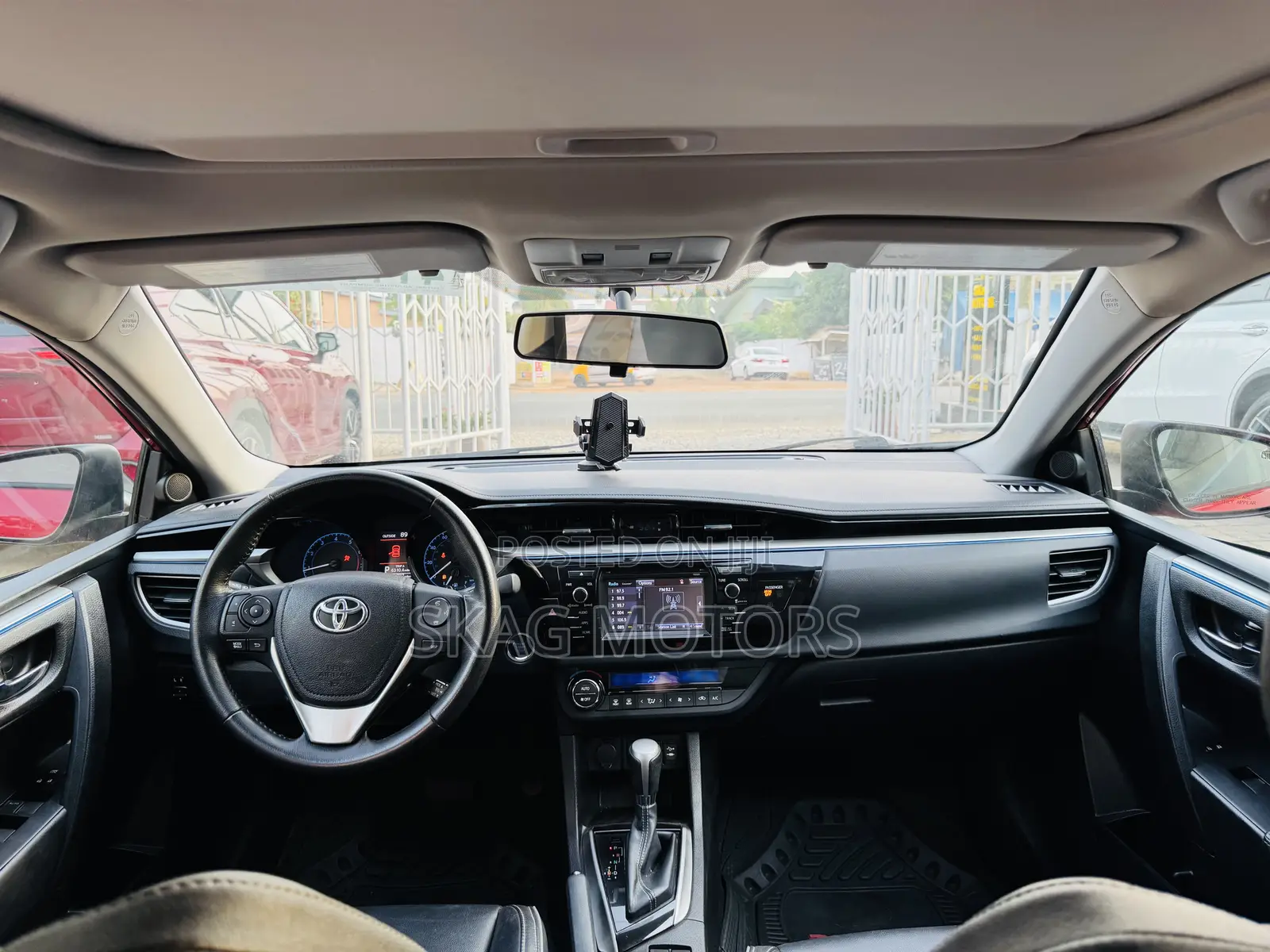 Toyota Corolla LE Premium 4dr Sedan (1.8L 4cyl CVT) 2016 Red