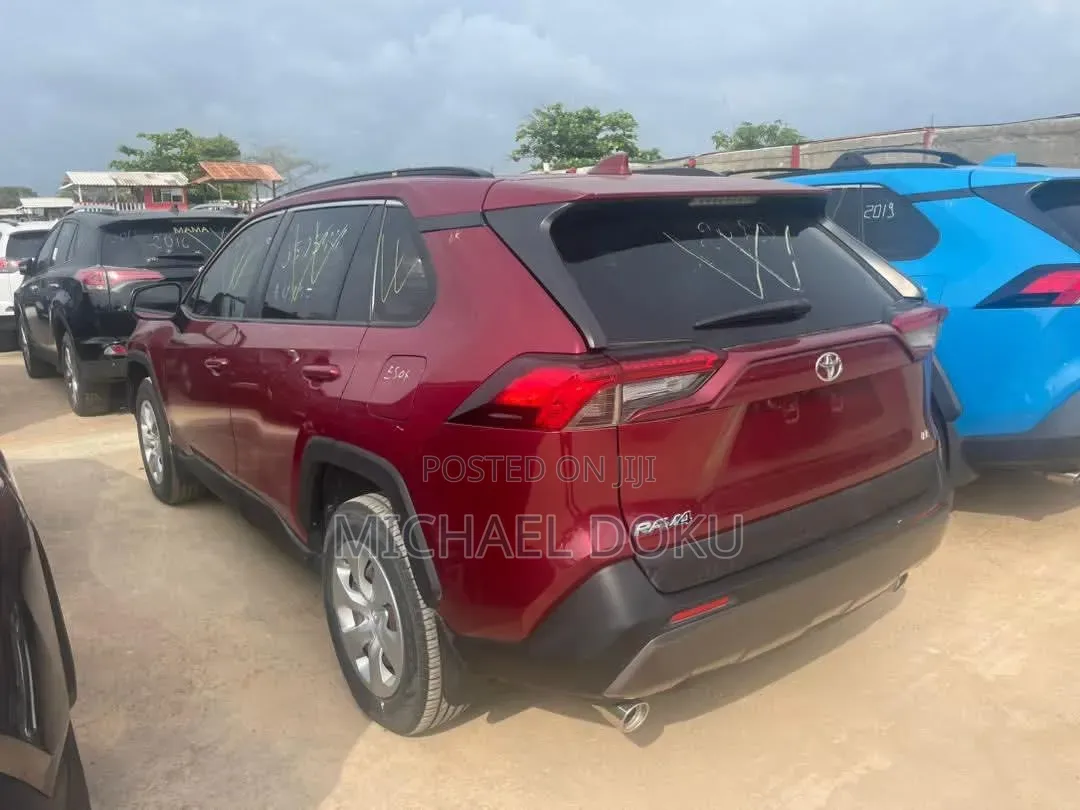 Toyota RAV4 LE 2022 Red