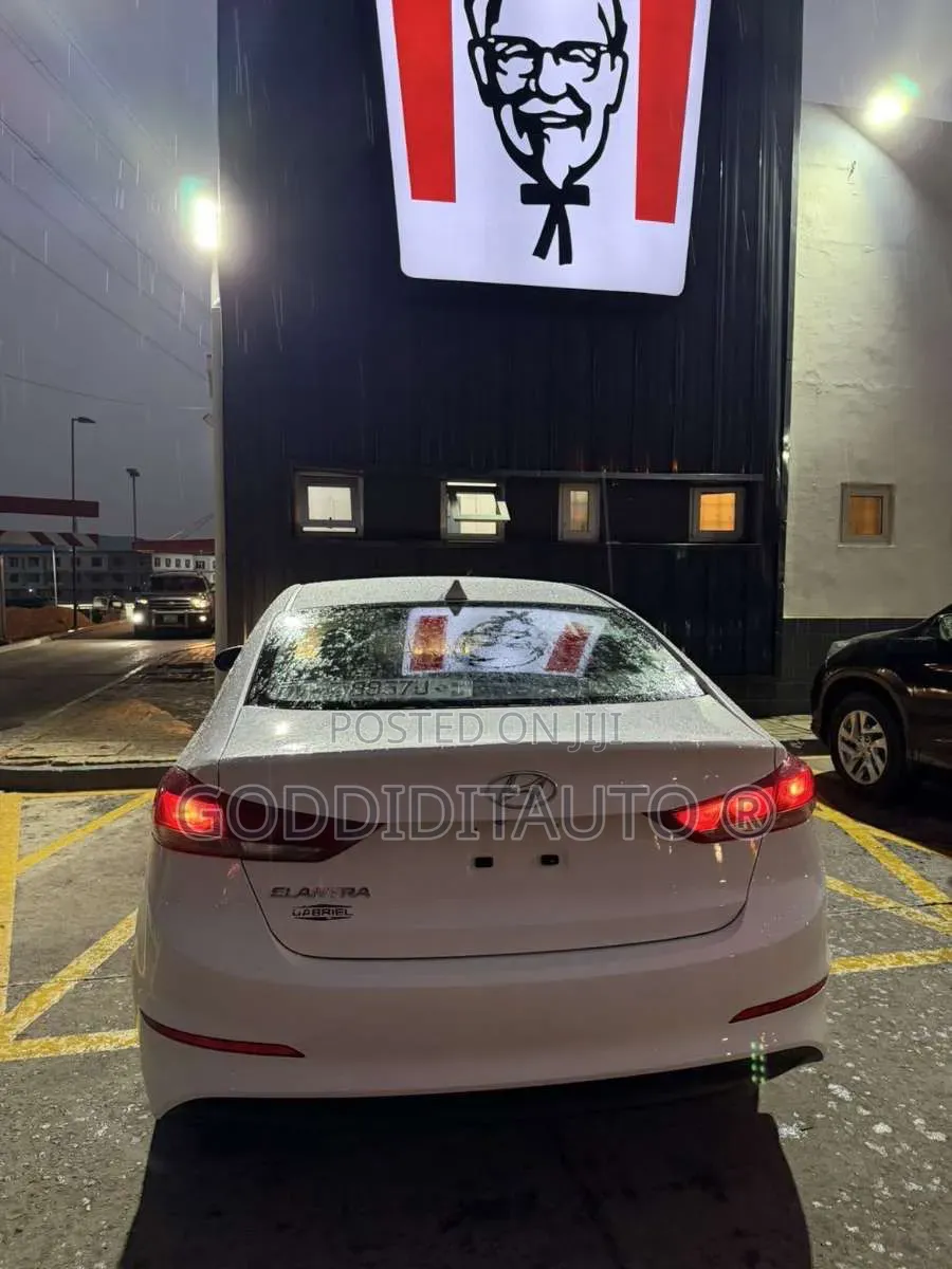 Hyundai Elantra SEL 2018 White