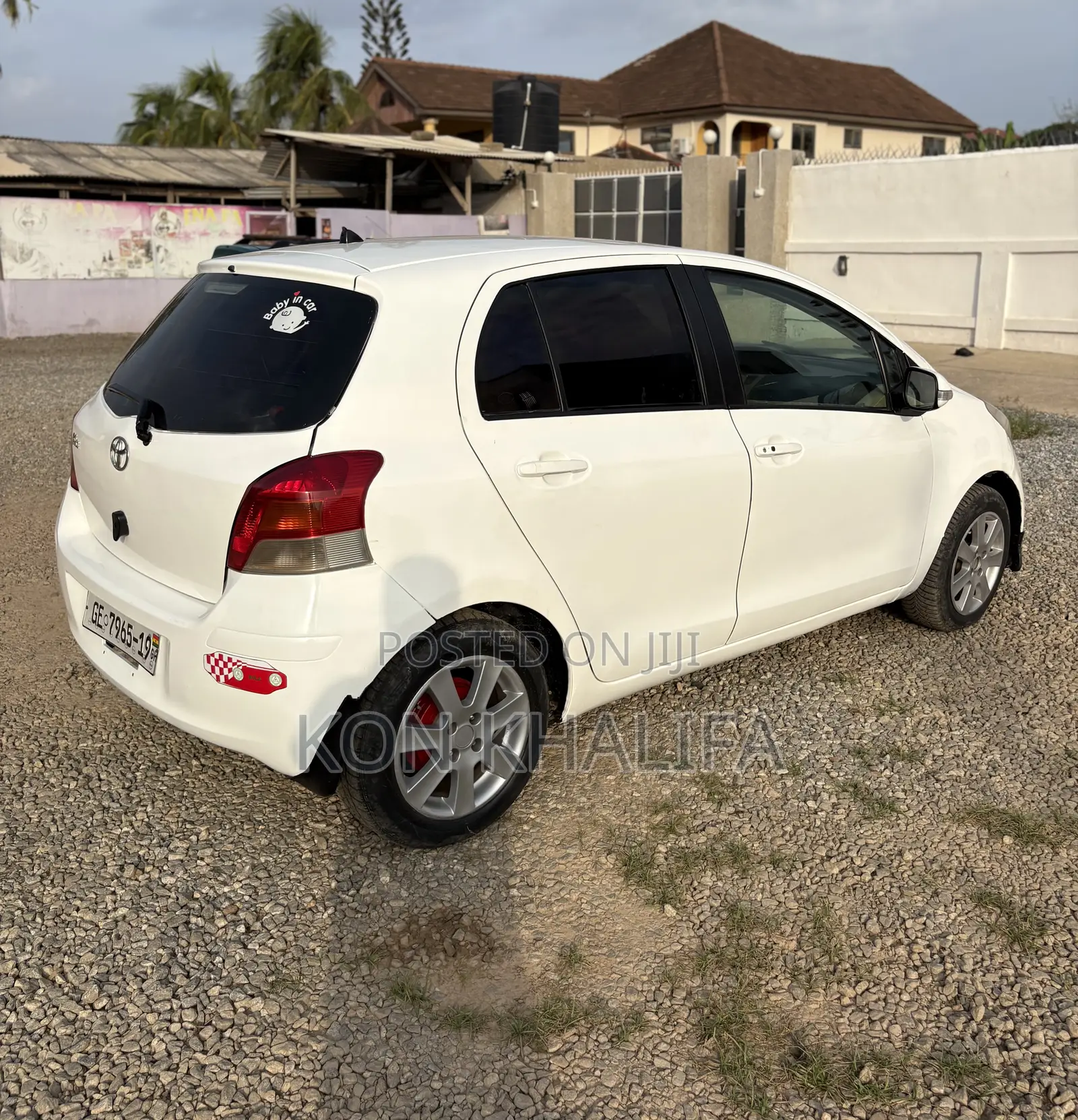 Toyota Vitz 1.3 FWD 5dr 2010 White