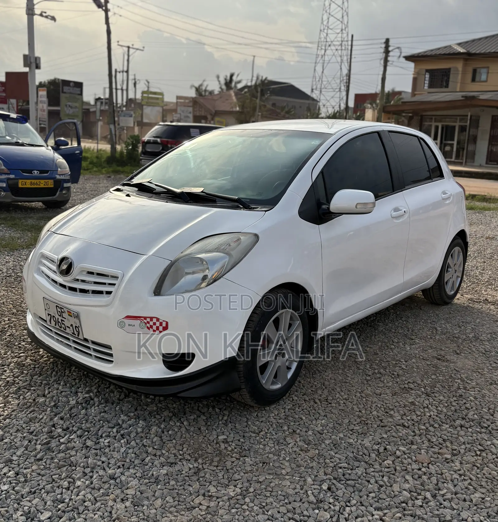Toyota Vitz 1.3 FWD 5dr 2010 White