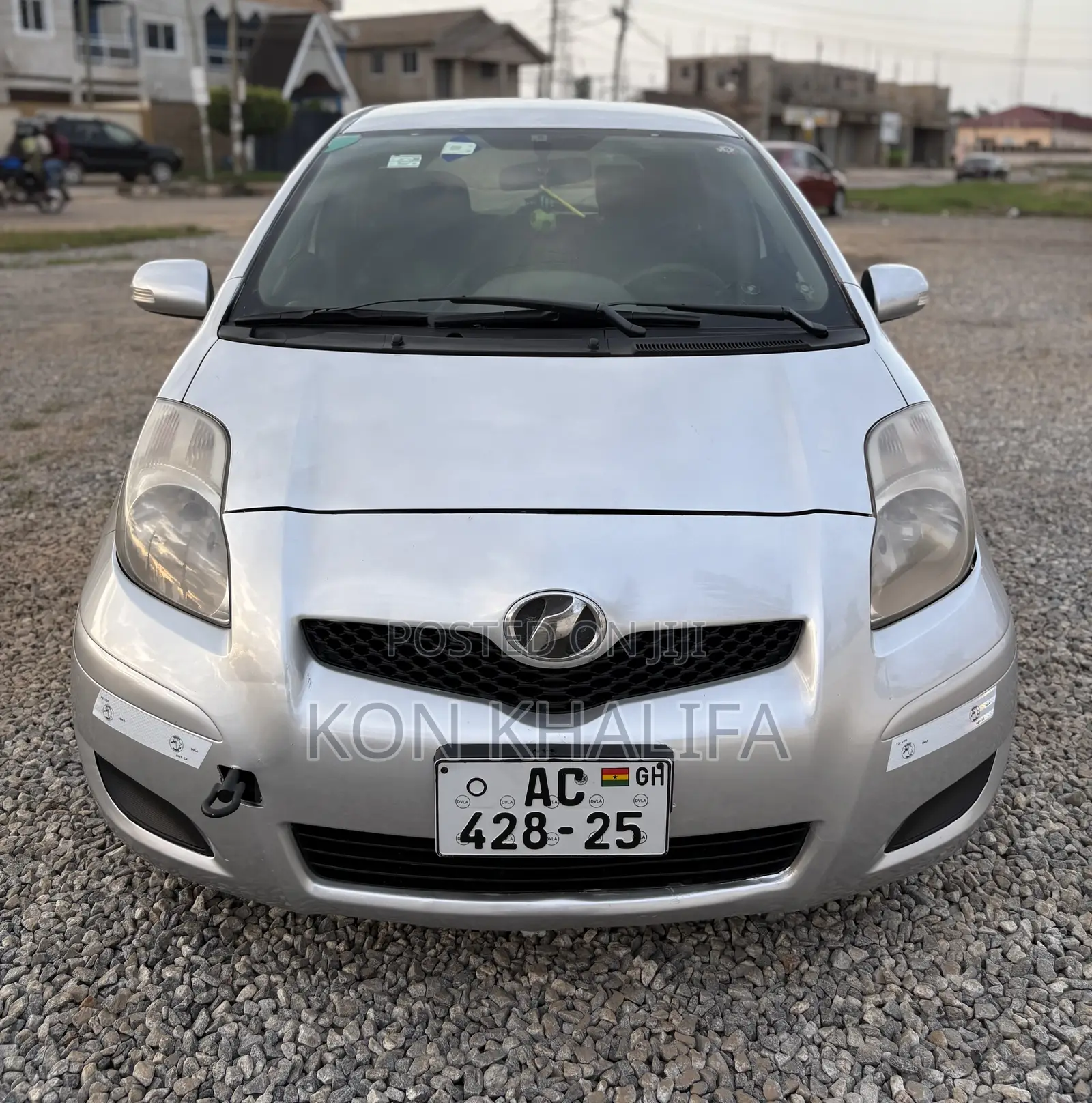 Toyota Vitz 1.3 FWD 3dr 2010 Silver
