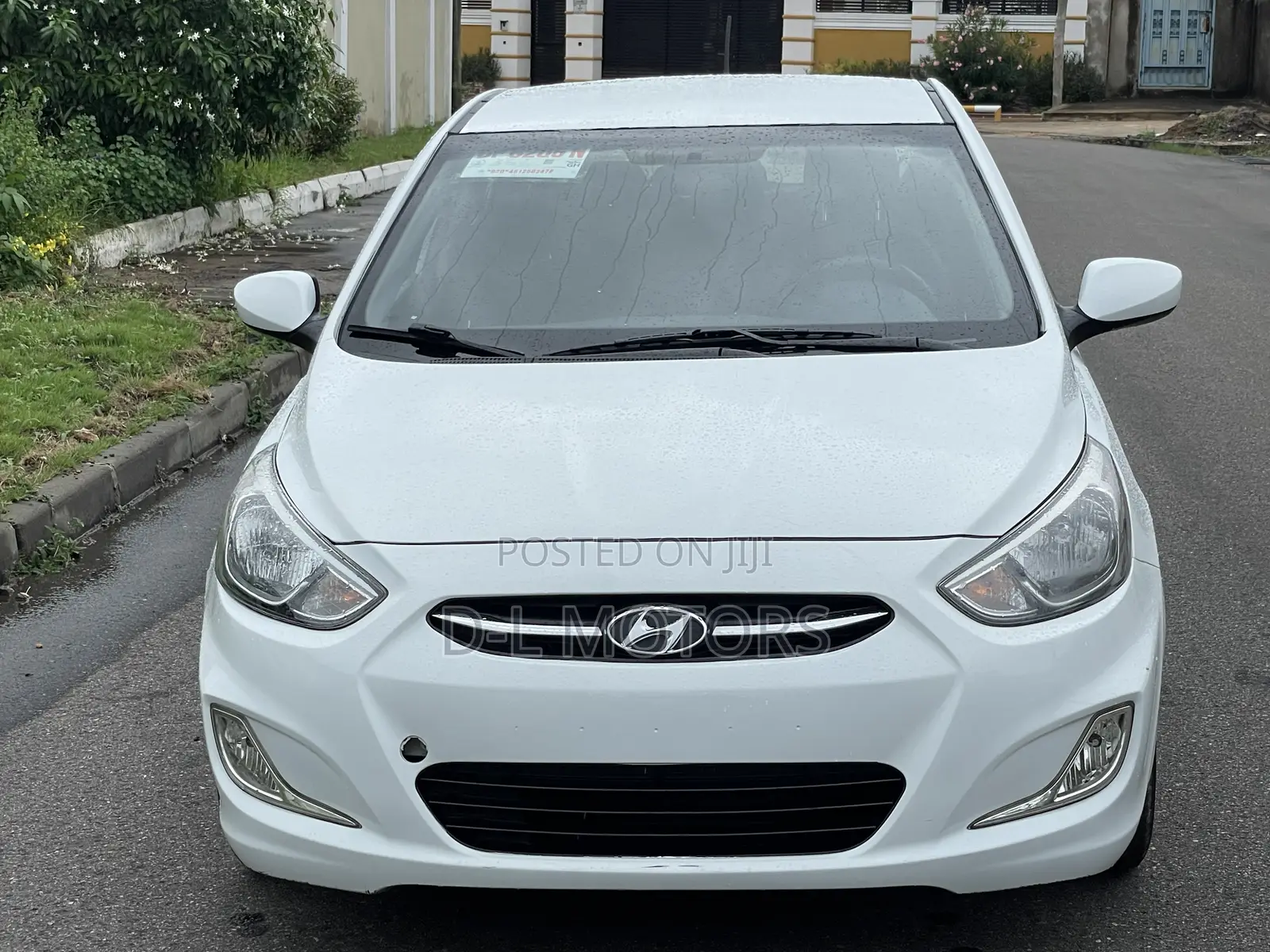Hyundai Accent SE Hatchback 2017 White