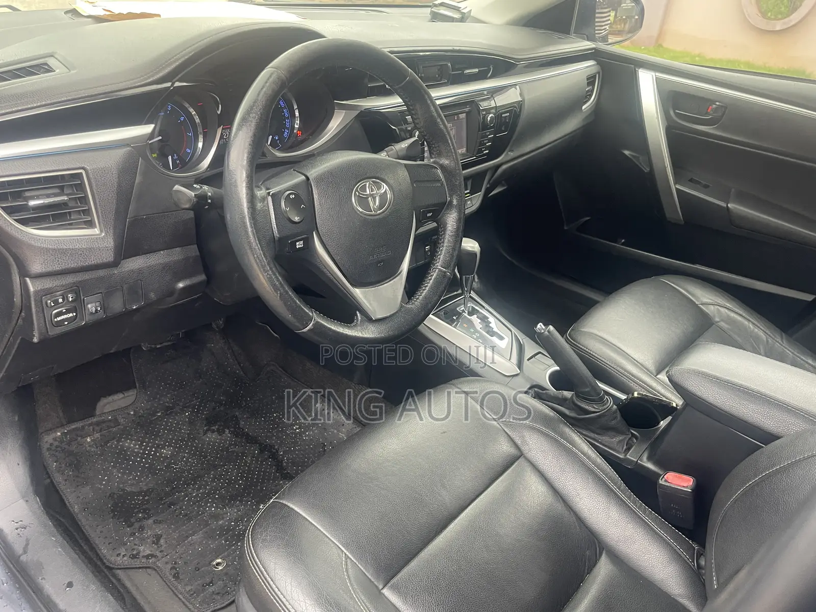Toyota Corolla LE 4dr Sedan (1.8L 4cyl CVT) 2017 Gray