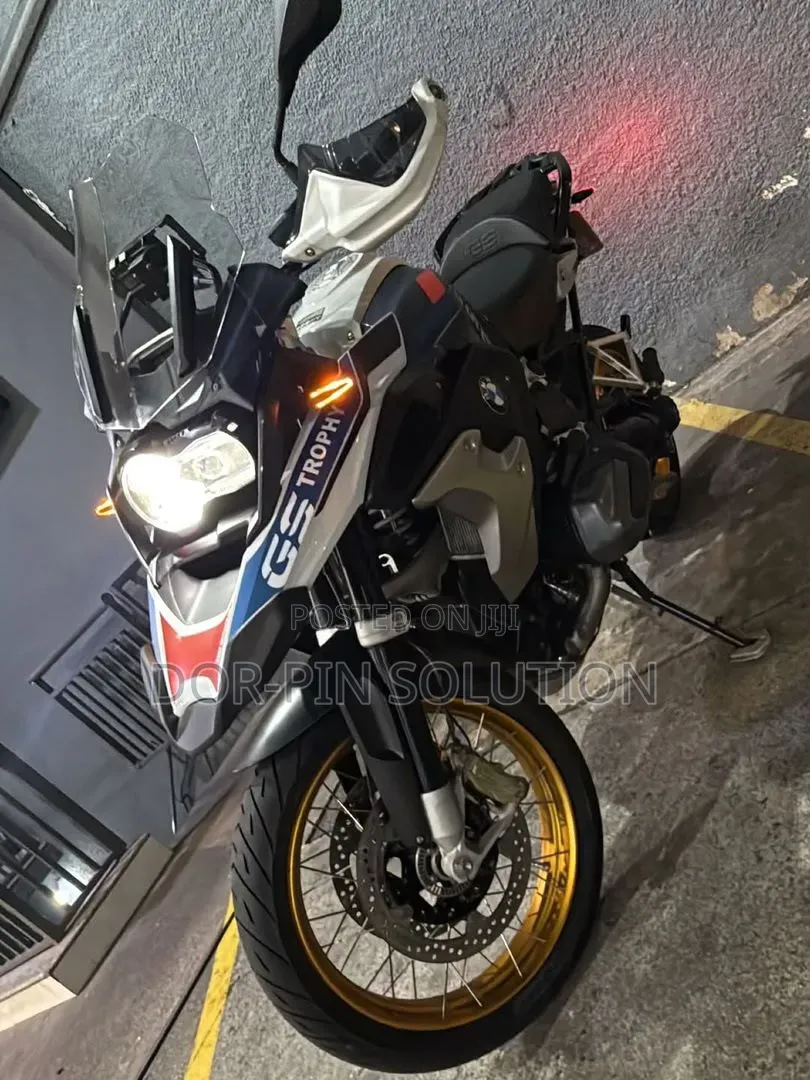 BMW R1250GS 2021 White
