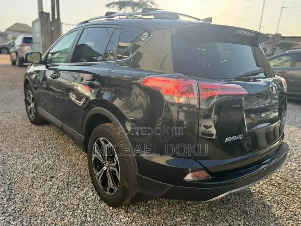 Toyota RAV4 XLE AWD (2.5L 4cyl 6A) 2017 Black