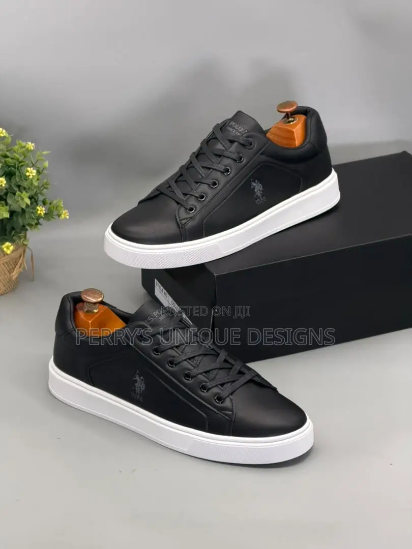 Classic Leather Sneakers - Black (White Sole)
