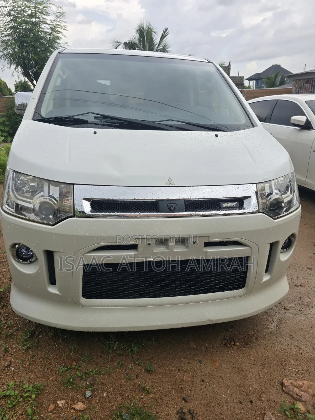 Mitsubishi Rosa 2016 White