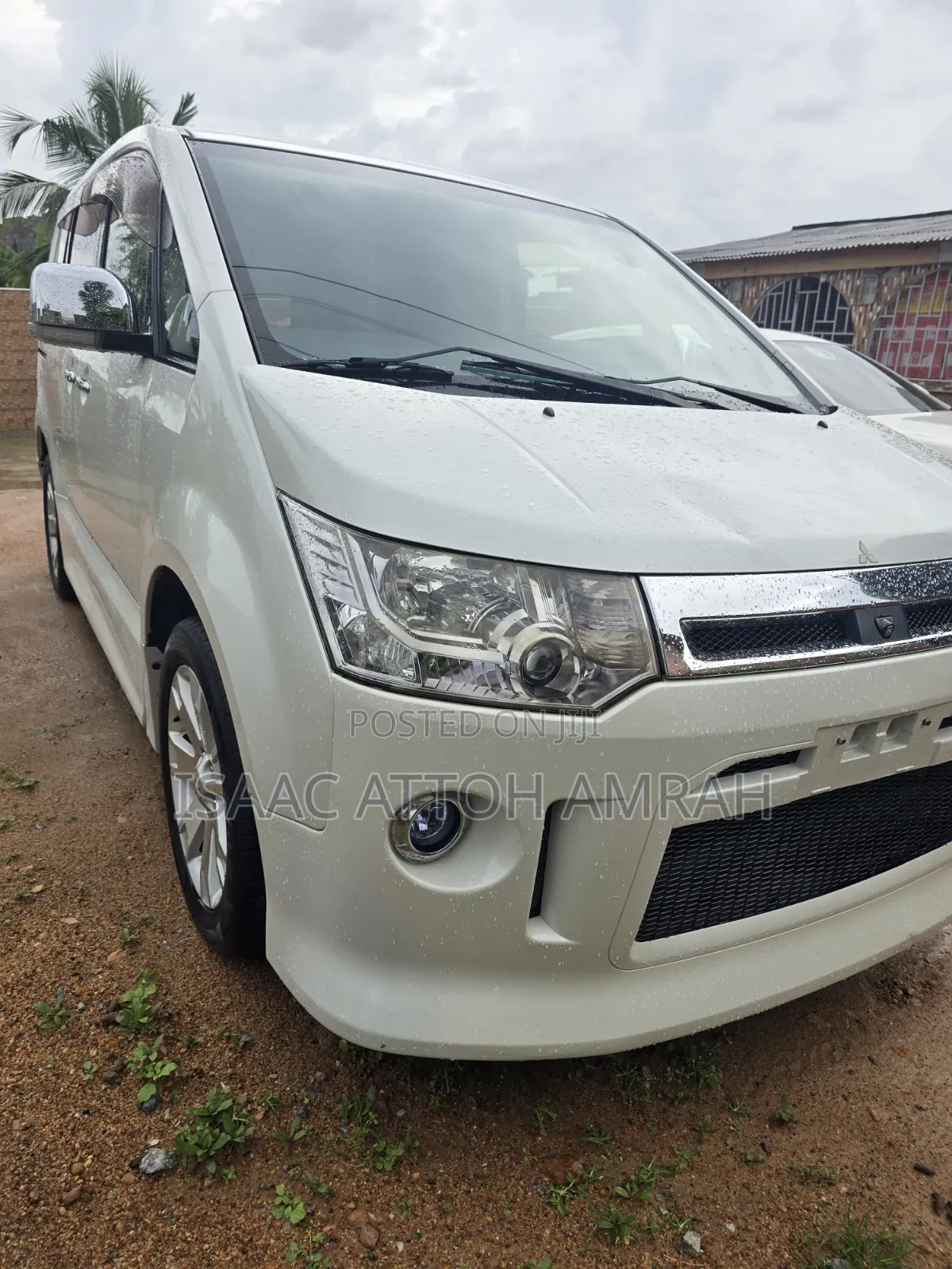Mitsubishi Rosa 2016 White