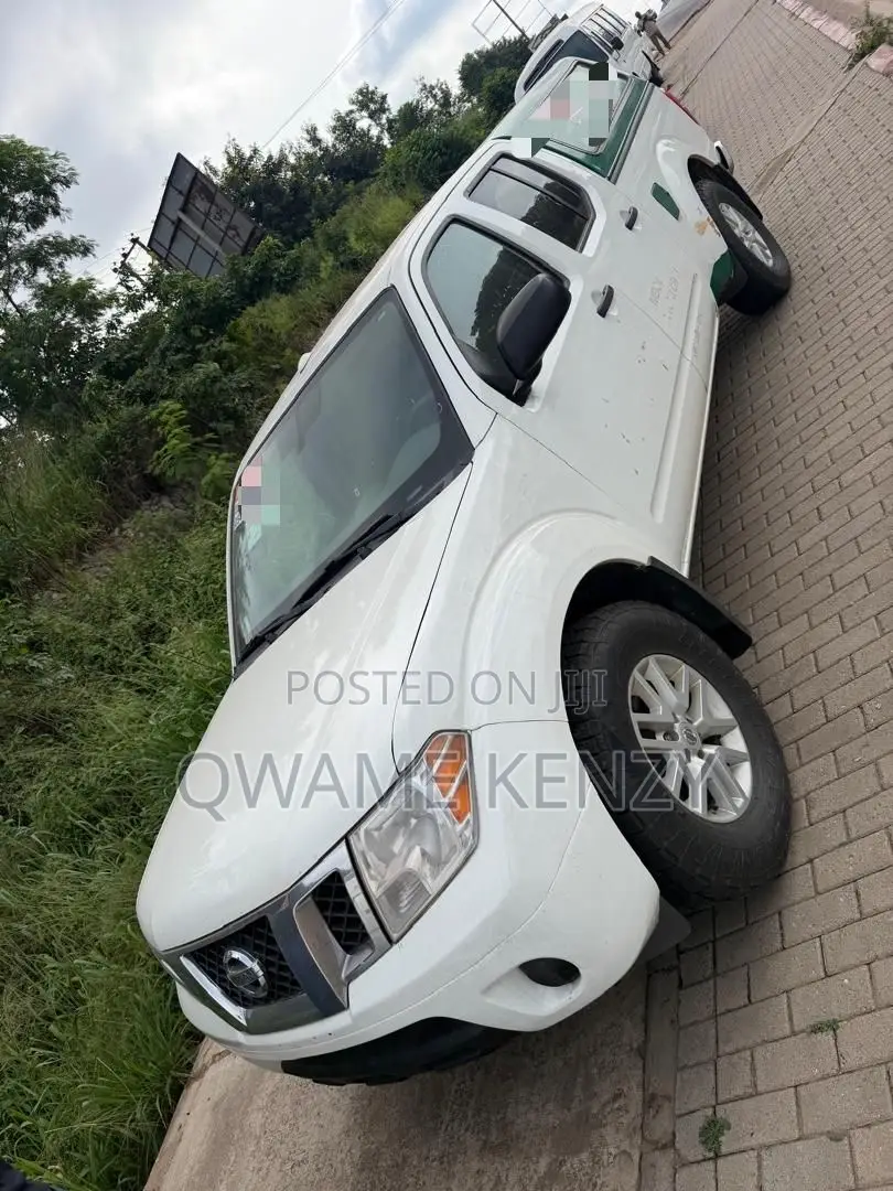 Nissan Frontier 2018 White