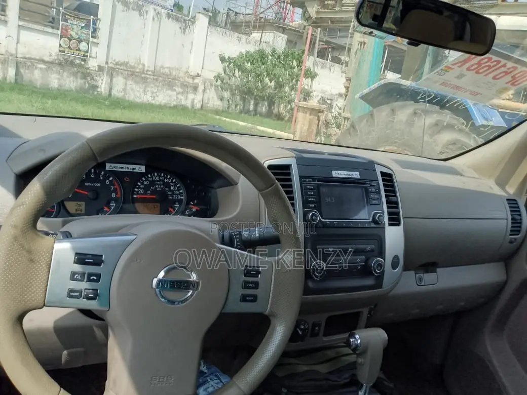 Nissan Frontier 2018 White