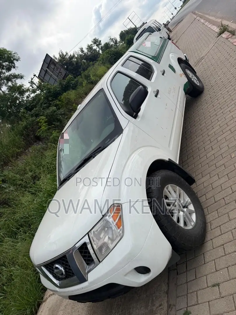 Nissan Frontier 2018 White