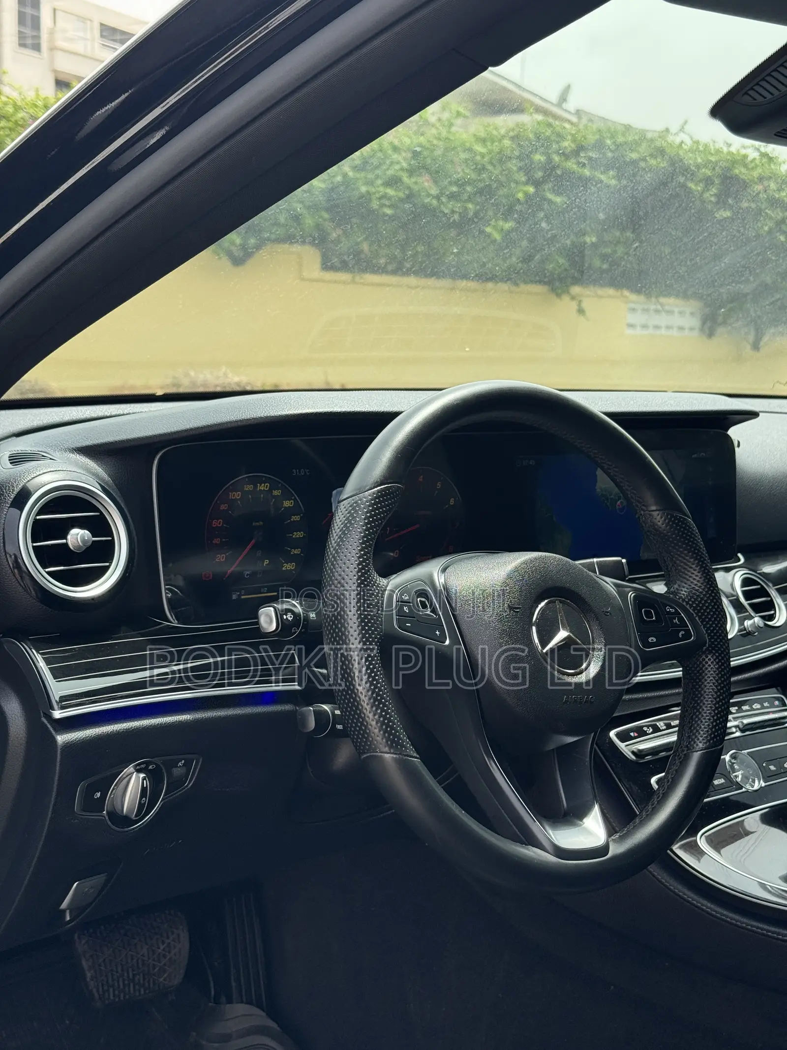 Mercedes-Benz E300 Base RWD Sedan (2.0L 4cyl 9A) 2017 Black