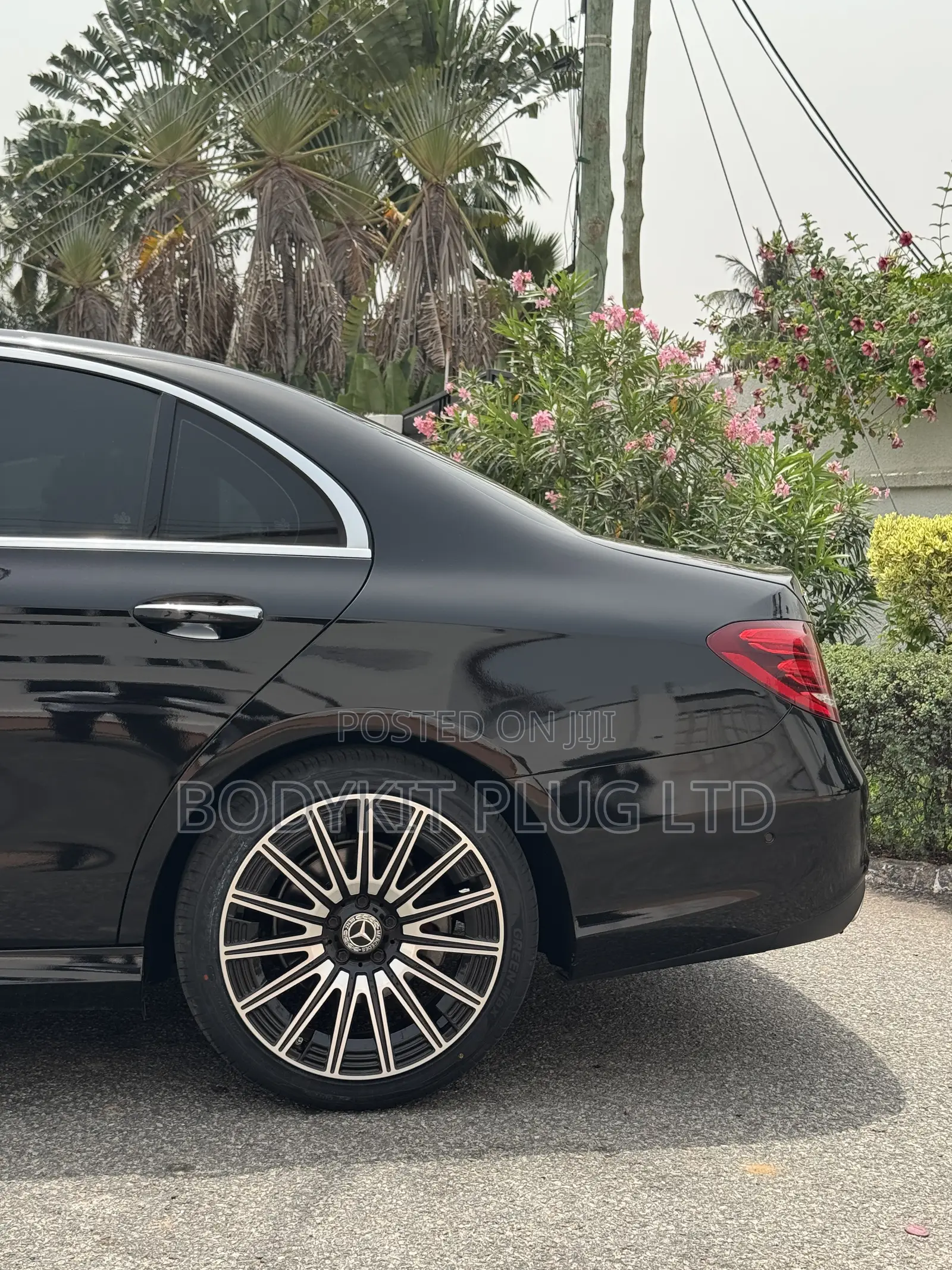 Mercedes-Benz E300 Base RWD Sedan (2.0L 4cyl 9A) 2017 Black