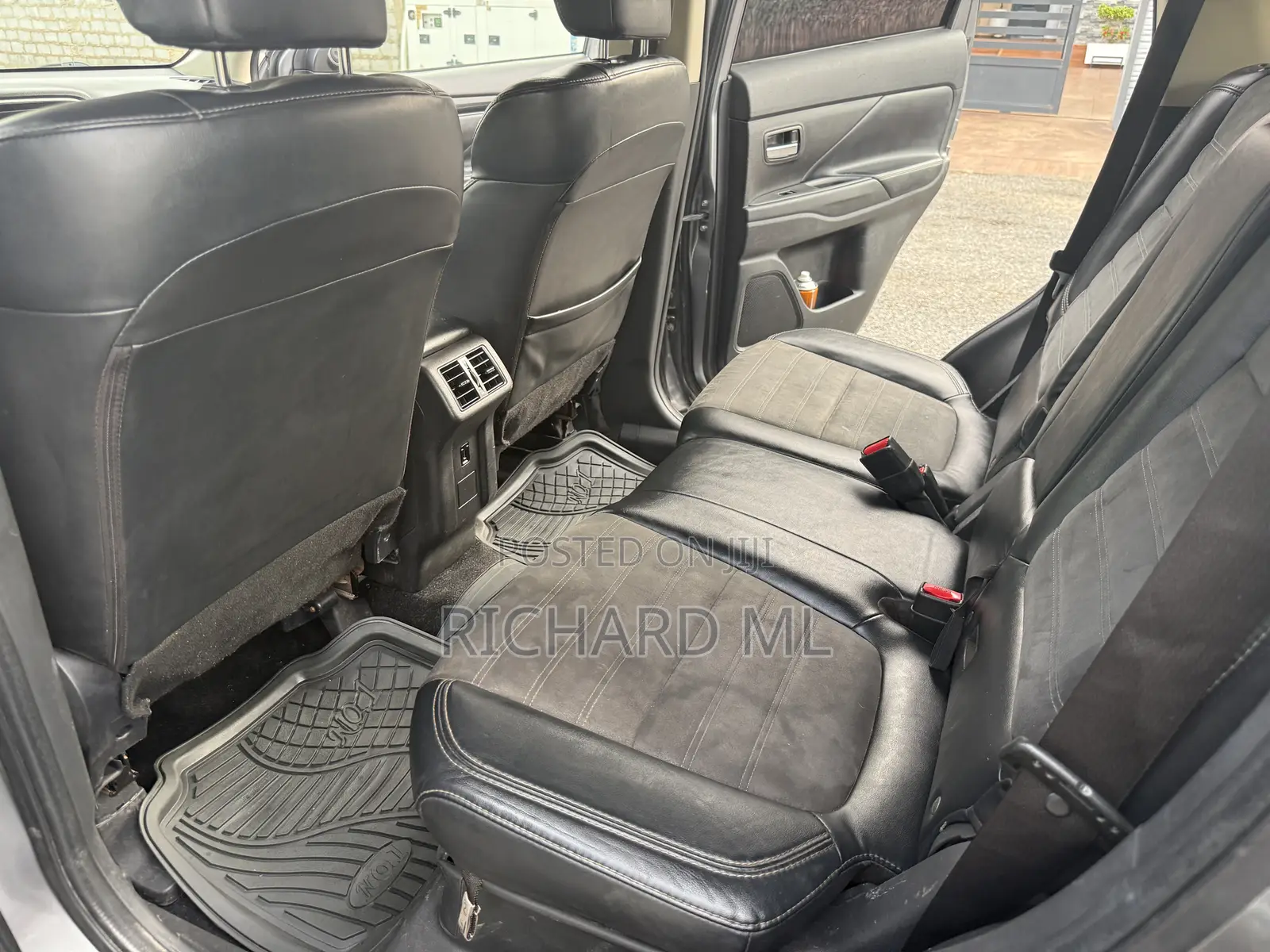 Mitsubishi Outlander SE FWD 2019 Gray