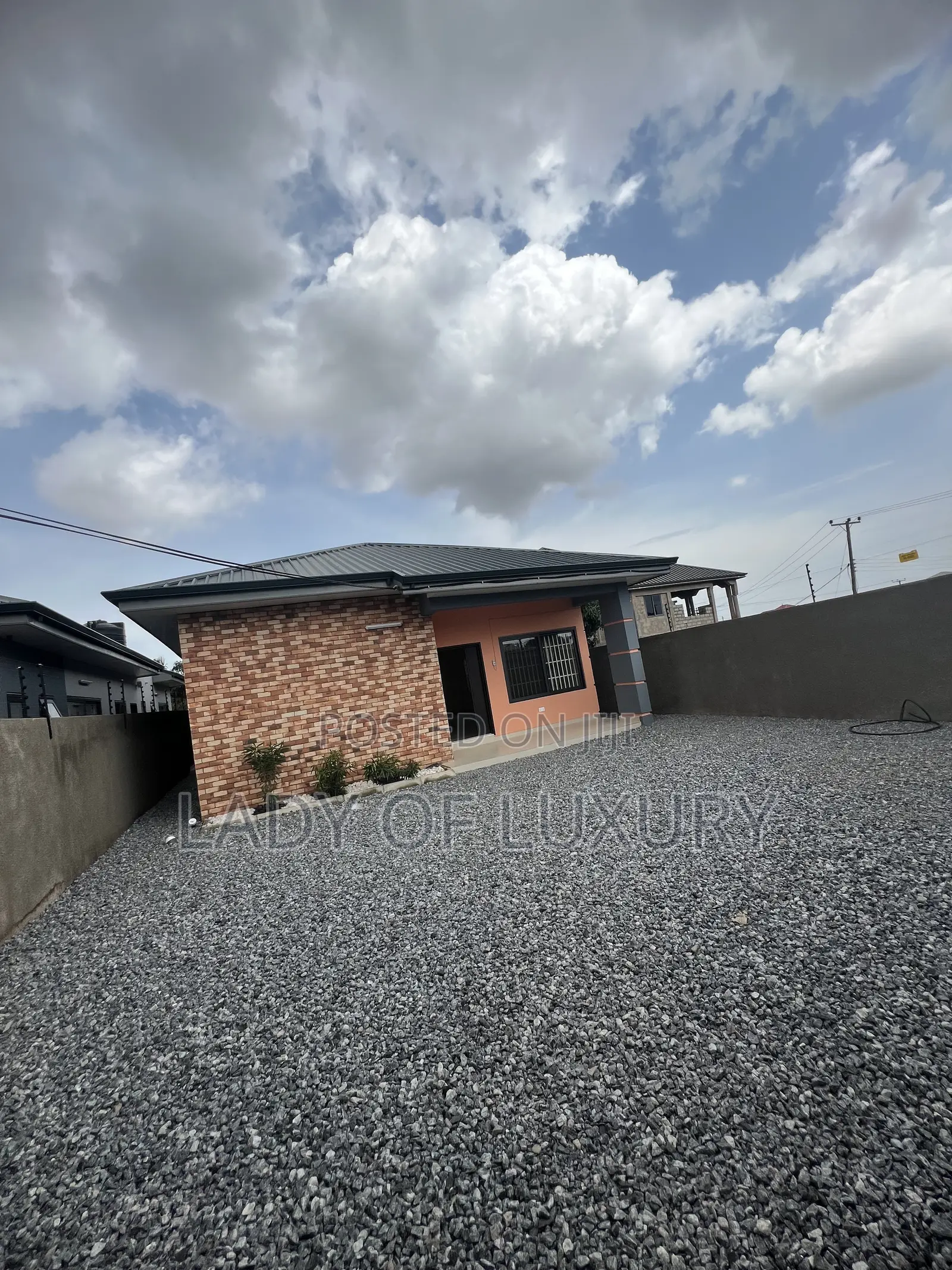 Mini Flat in Lady Of Luxury Real, Olebu for rent