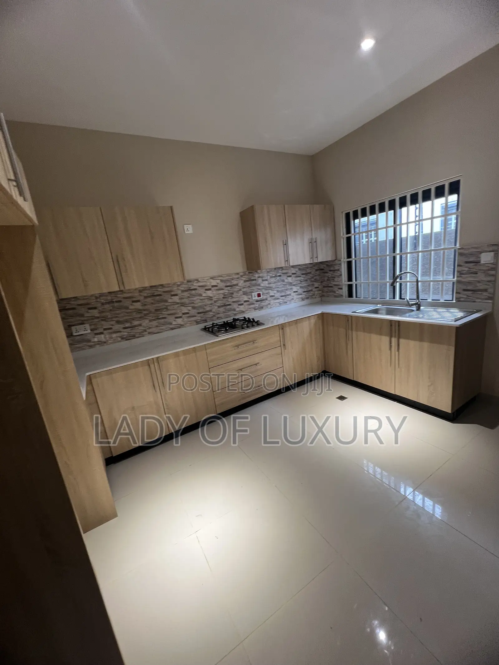 Mini Flat in Lady Of Luxury Real, Olebu for rent