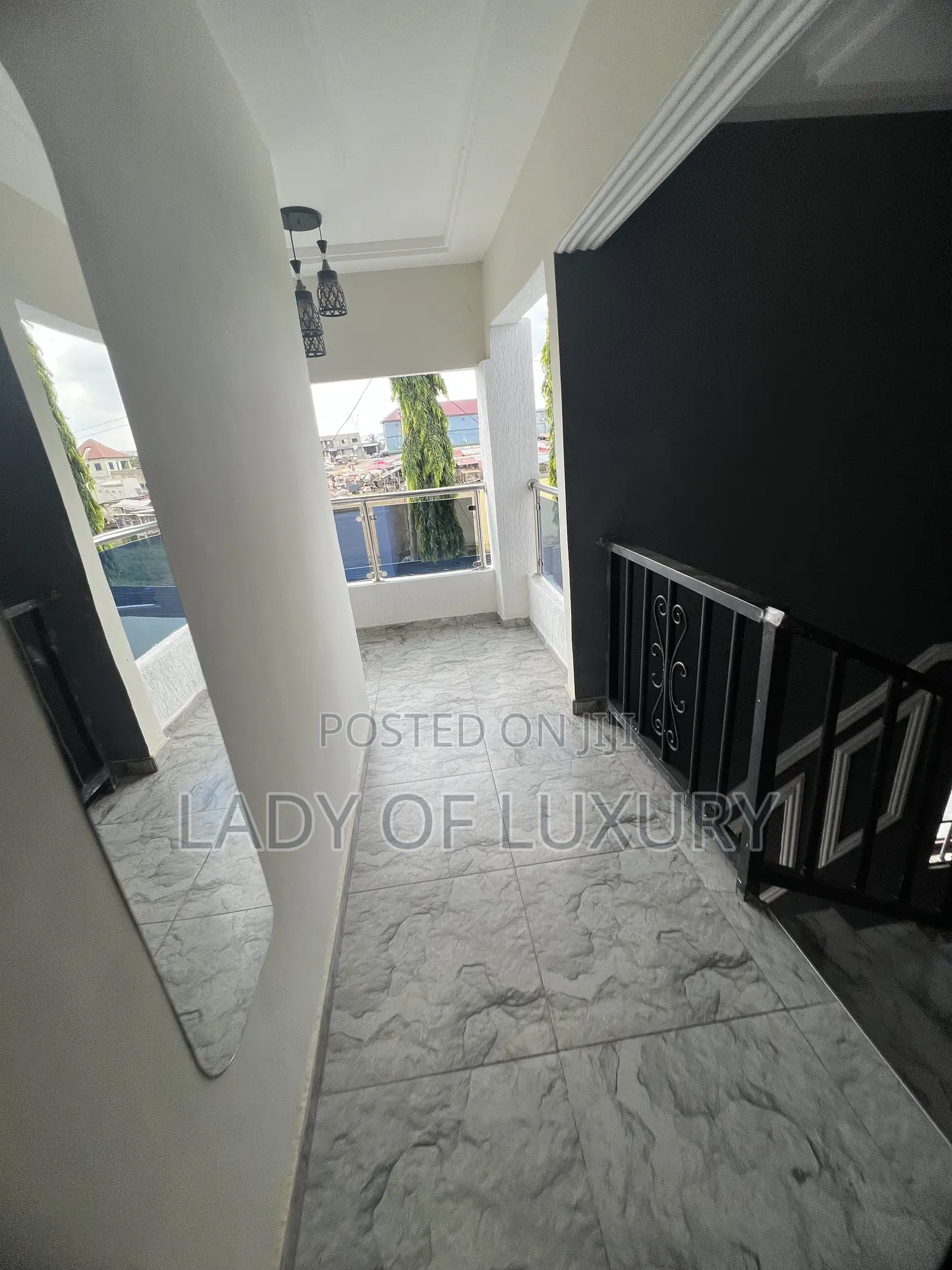 6bdrm Mansion in Lady Of Luxury Real, Olebu for sale