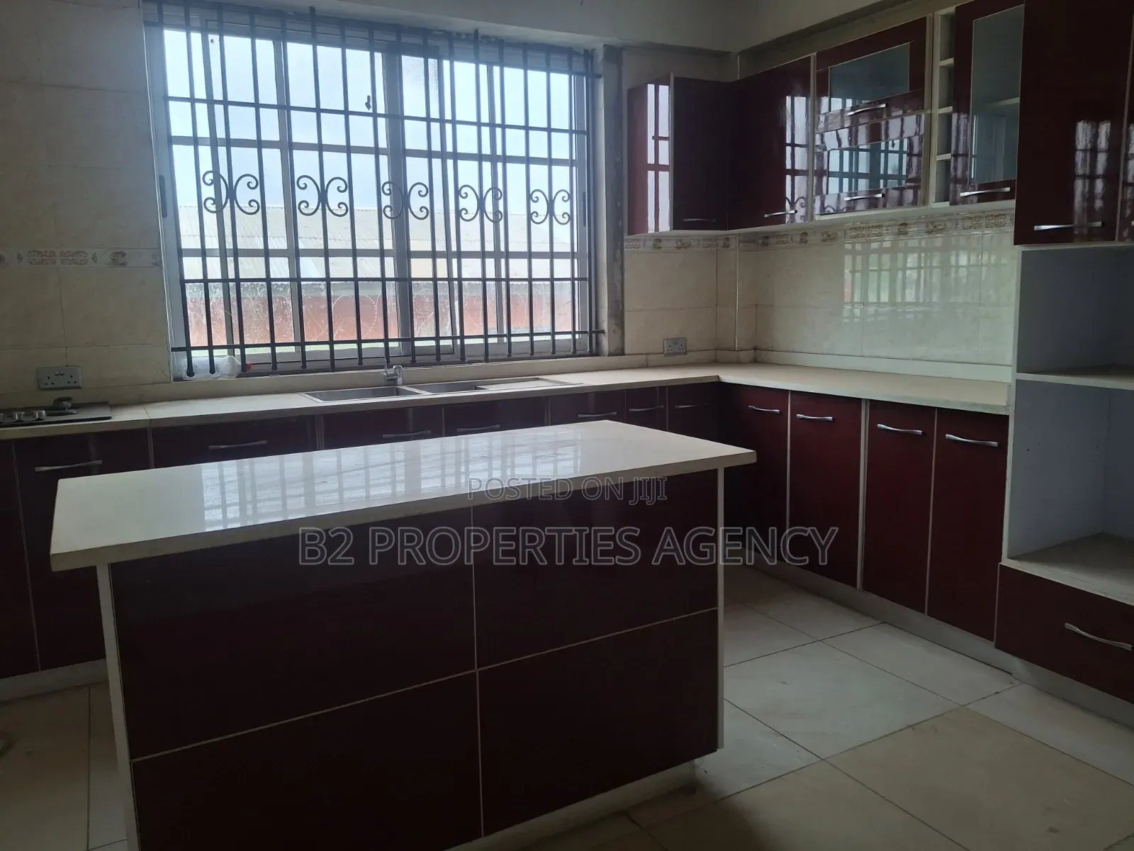 Furnished 5bdrm Mansion in B2 Properties Agency, Kumasi Metropolitan