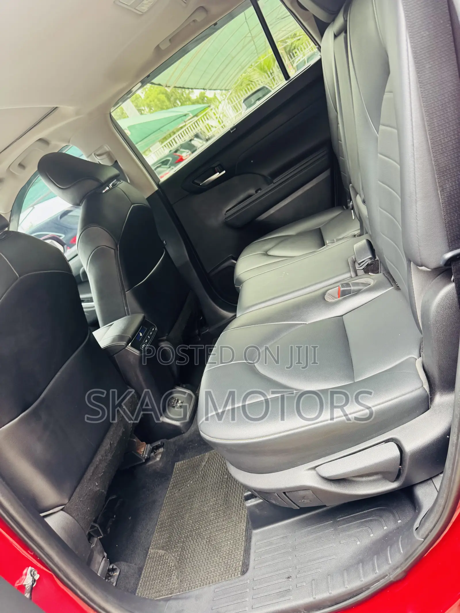 Toyota Highlander XLE 2021 Red