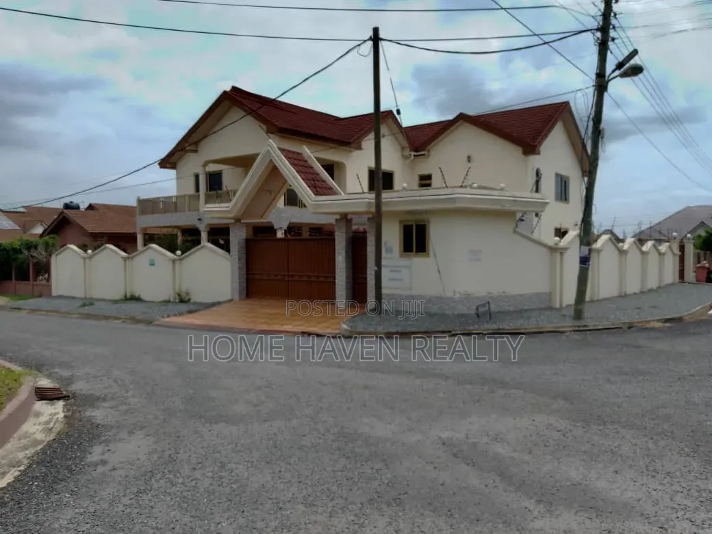 8bdrm House in East Legon, Police Station for rent