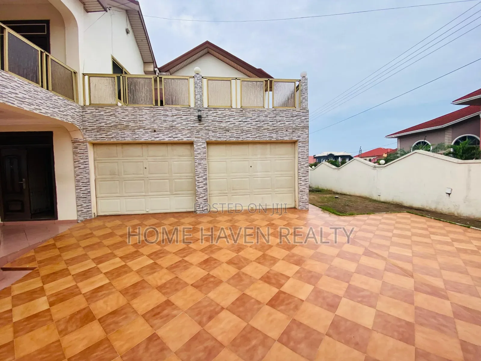 8bdrm House in East Legon, Police Station for rent