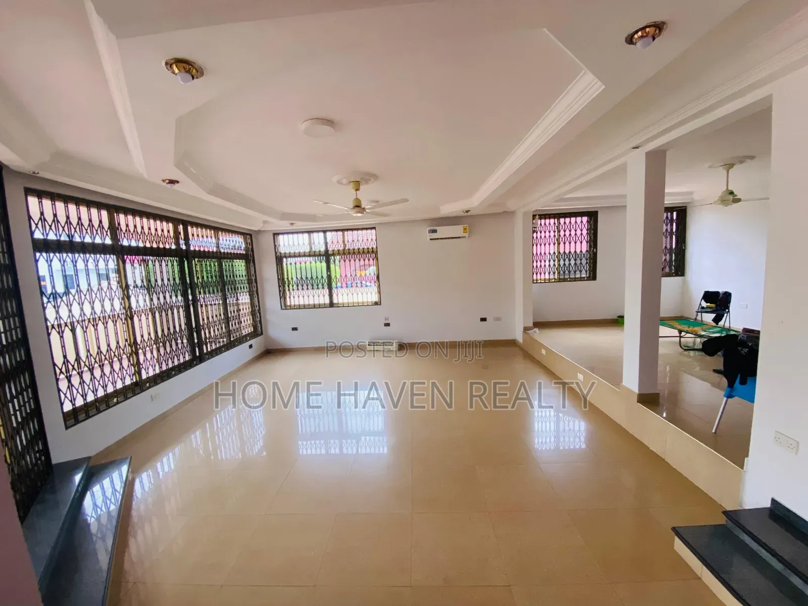 8bdrm House in East Legon, Police Station for rent