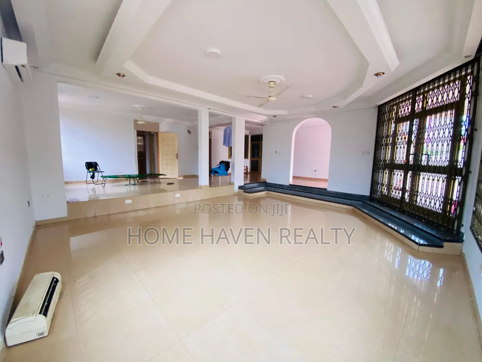 8bdrm House in East Legon, Police Station for rent