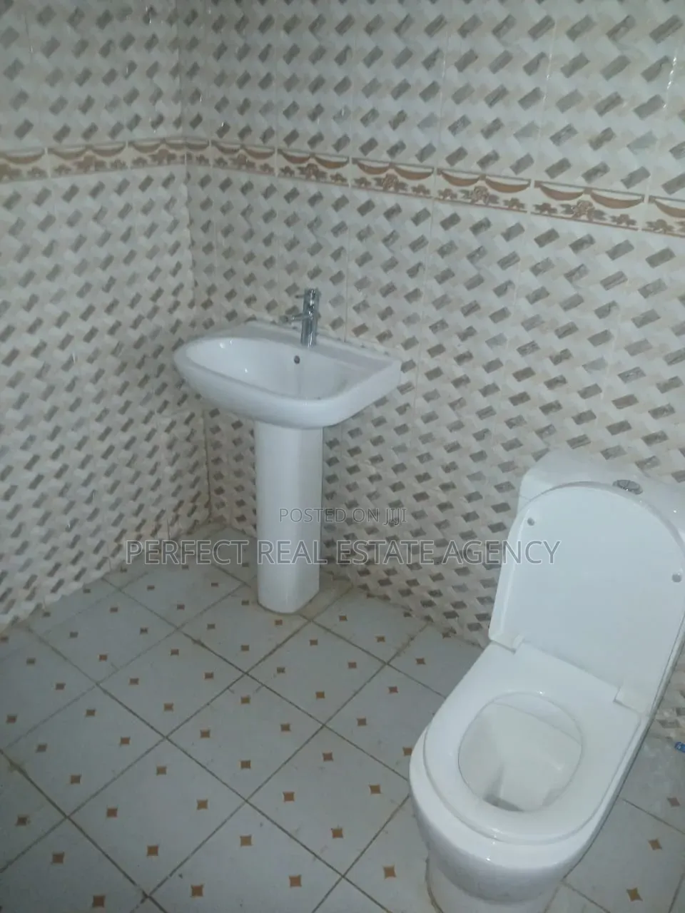 2bdrm Apartment in Abuakwa Dkc, Kumasi Metropolitan for rent