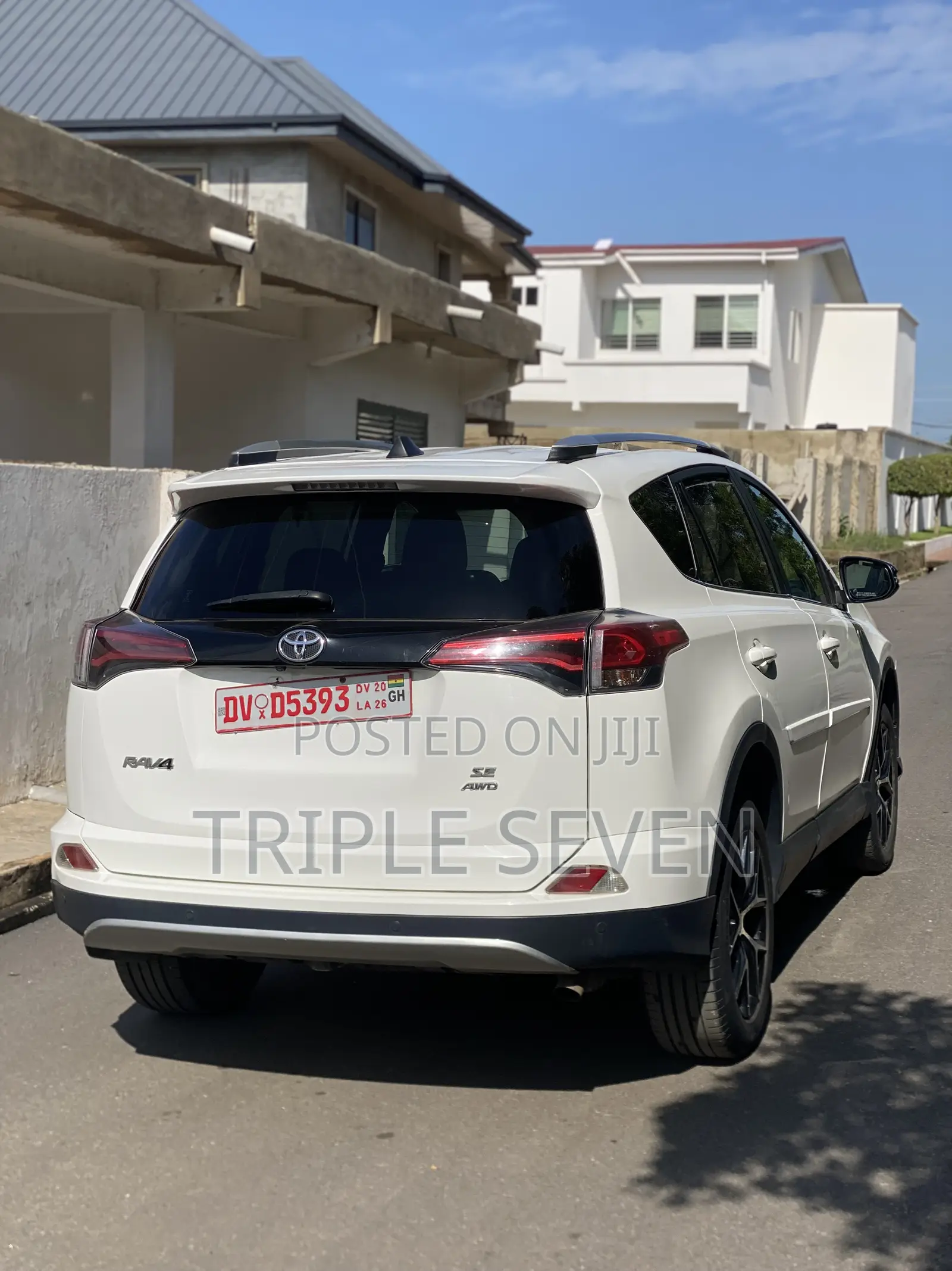 Toyota RAV4 SE 4dr SUV AWD (2.5L 4cyl 6A) 2018 White