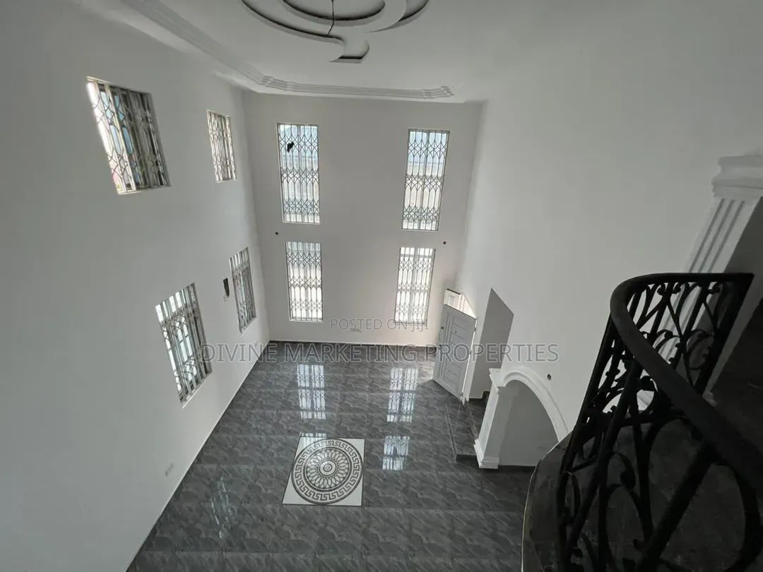 6bdrm House in Kasoa / Amanfrom, Adam Nana for sale