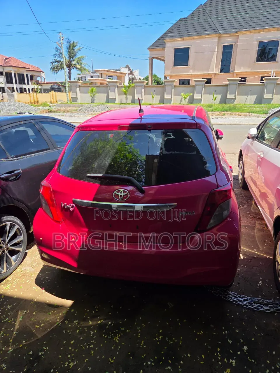 Toyota Vitz 1.5 FWD 5dr 2013 Pink