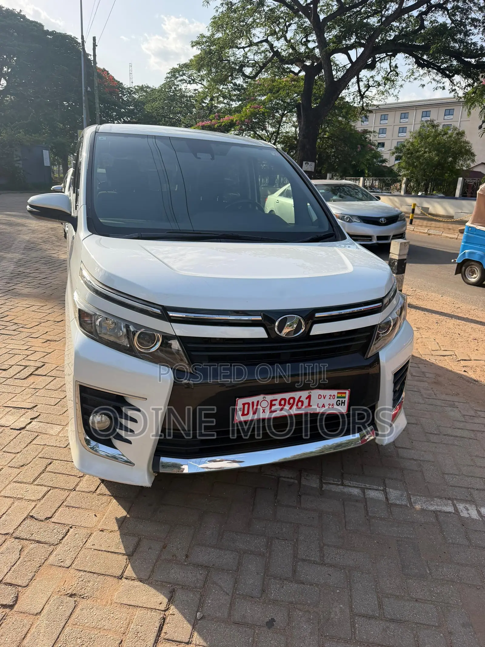 Toyota Voxy 2016 White