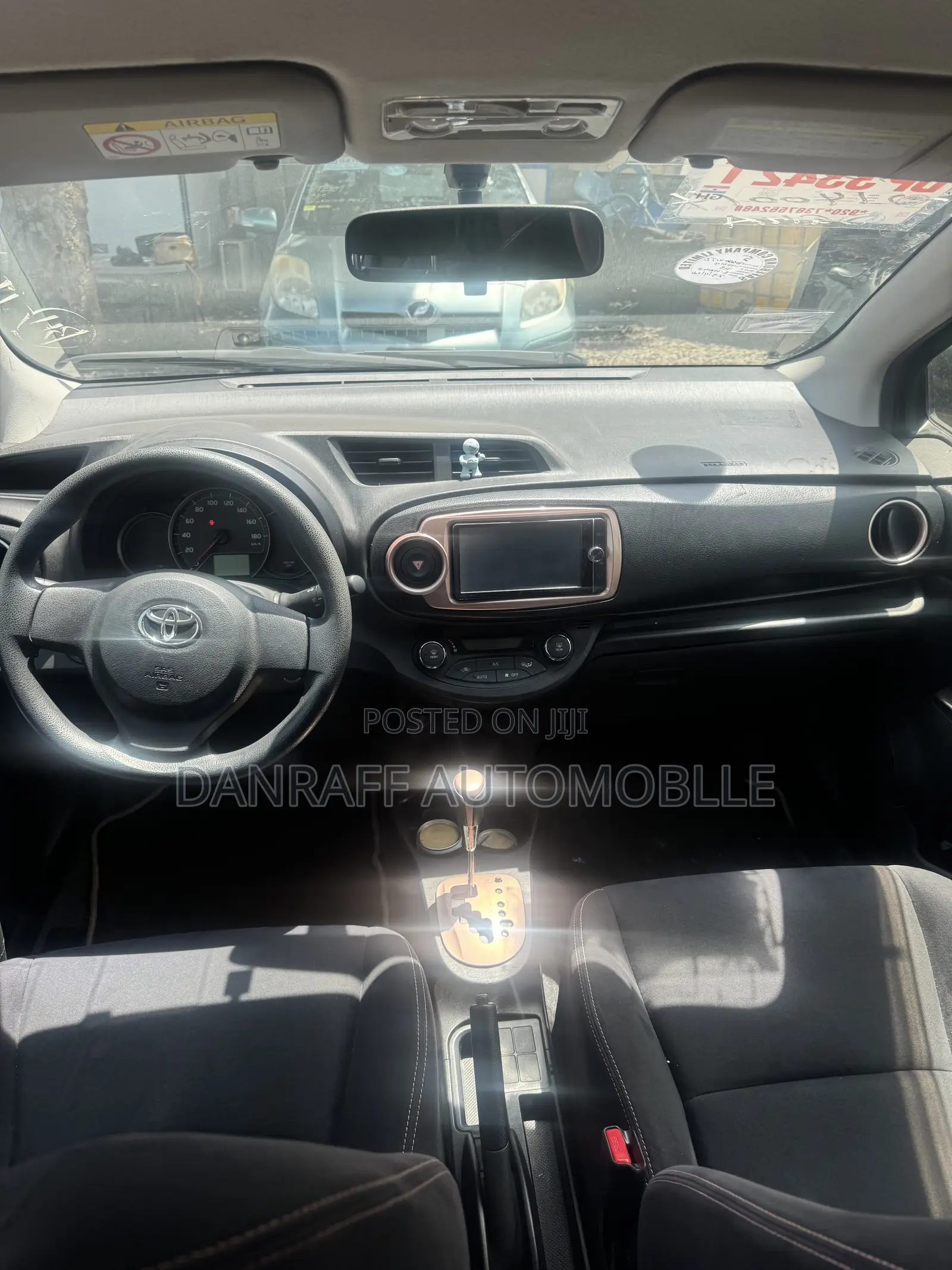 Toyota Vitz 1.3 FWD 5dr 2013 Black