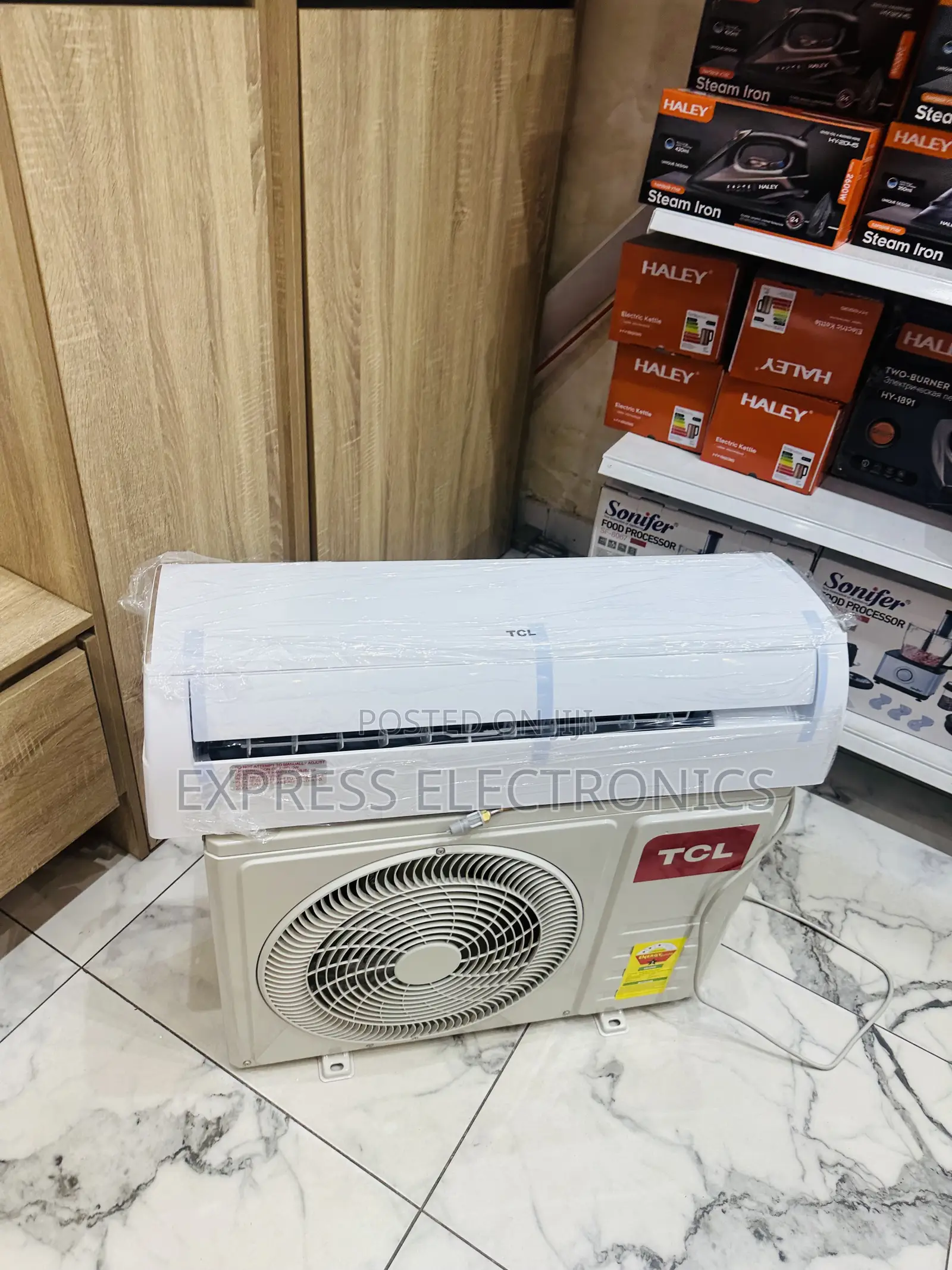 Grab the New White TCL 1.5hp Inverter Auto Restart