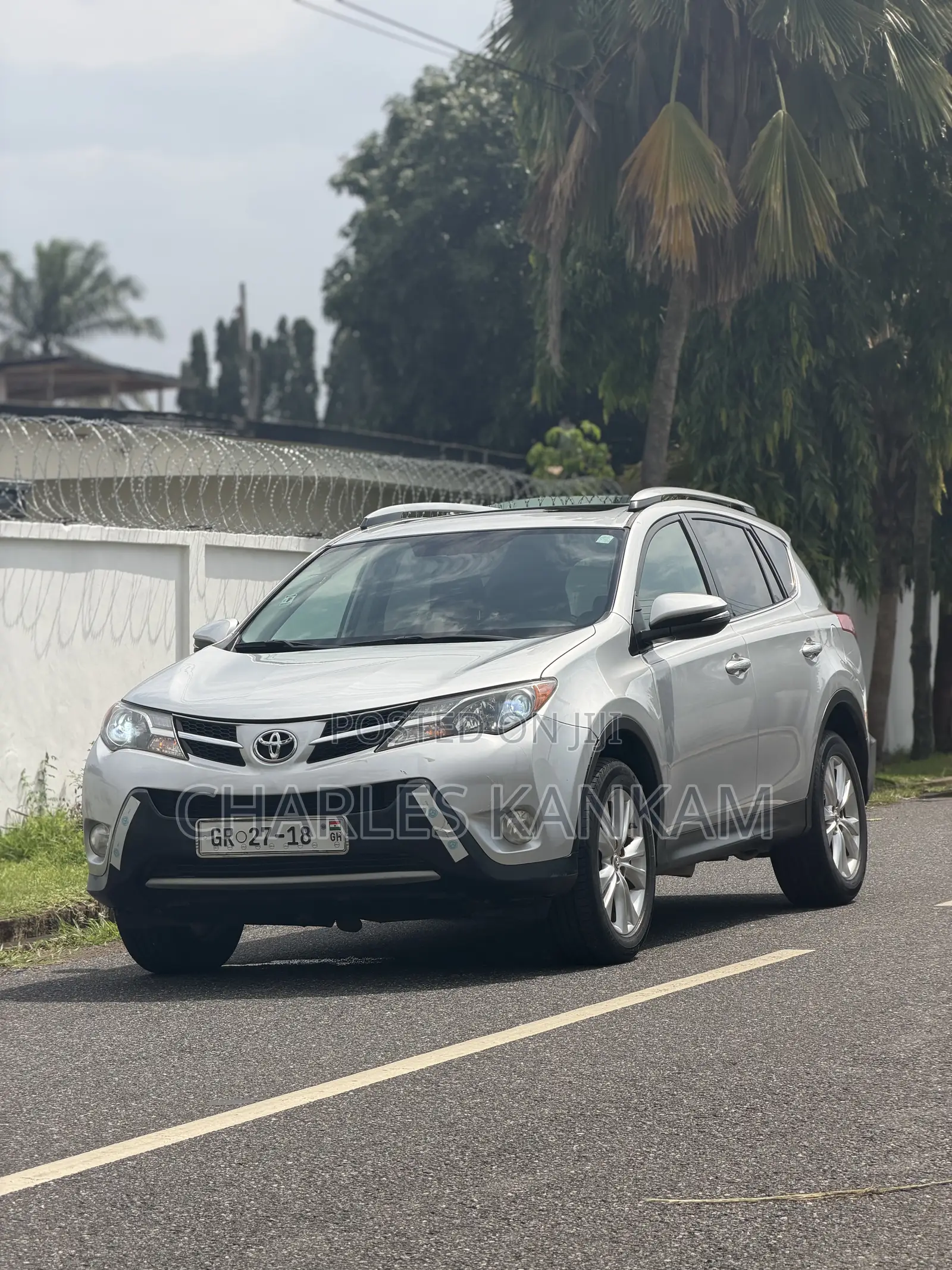 Toyota RAV4 Limited 4dr SUV (2.5L 4cyl 6A) 2015 Silver