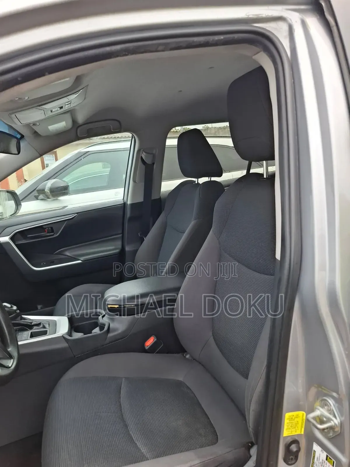 Toyota RAV4 2021 Silver