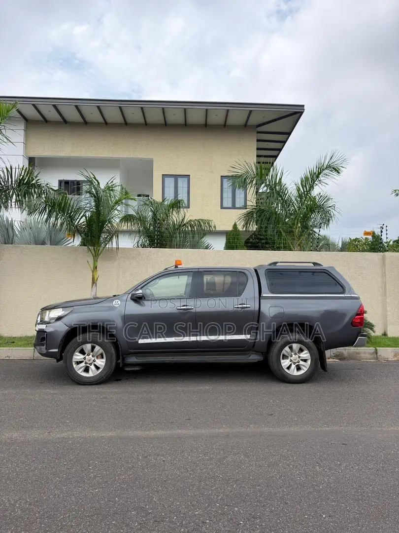 Toyota Hilux Revo Smart Cab Deisel 2.4 AWD 2020 Gray