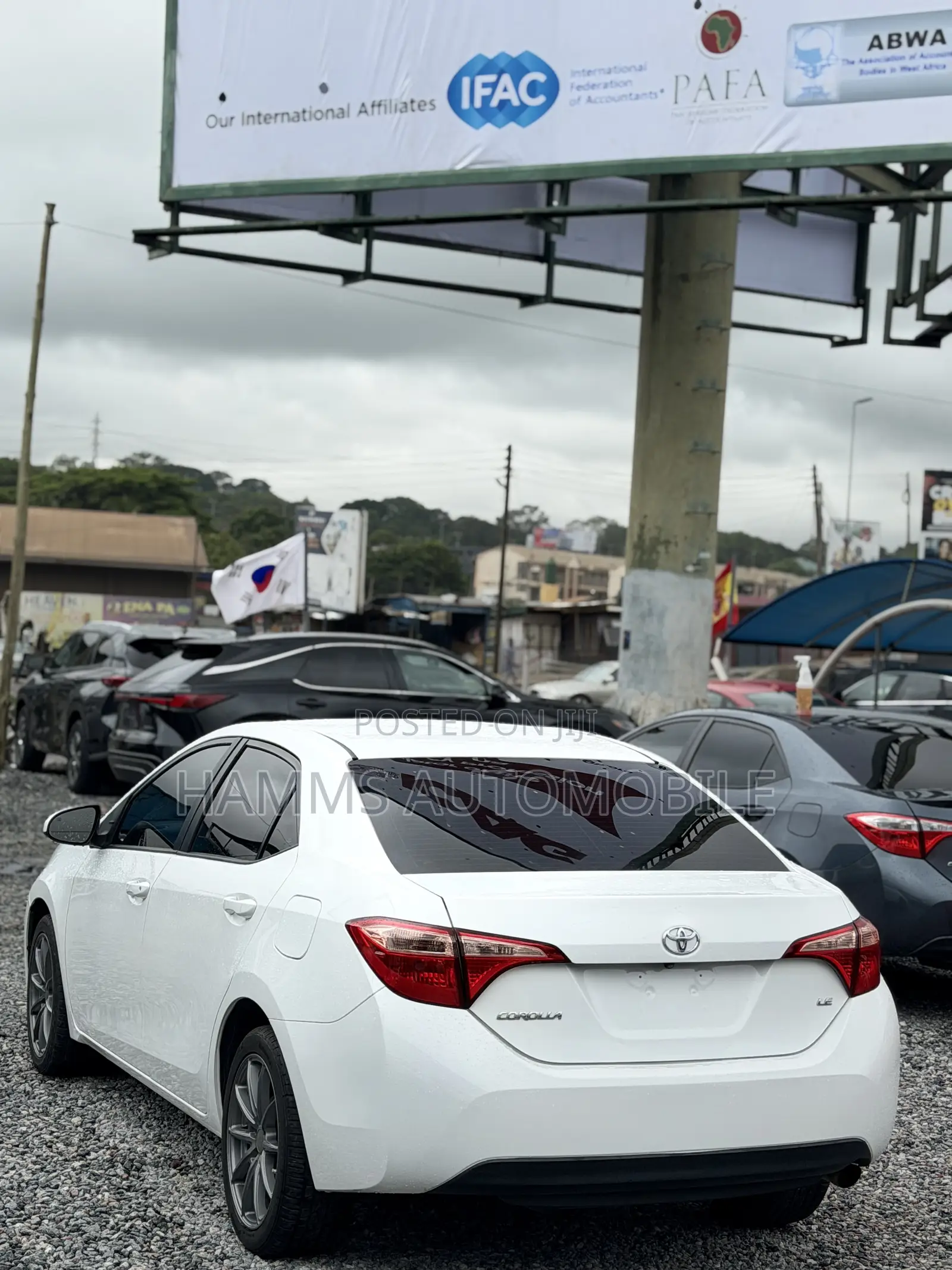 Toyota Corolla LE Eco (1.8L 4cyl 2A) 2018 White