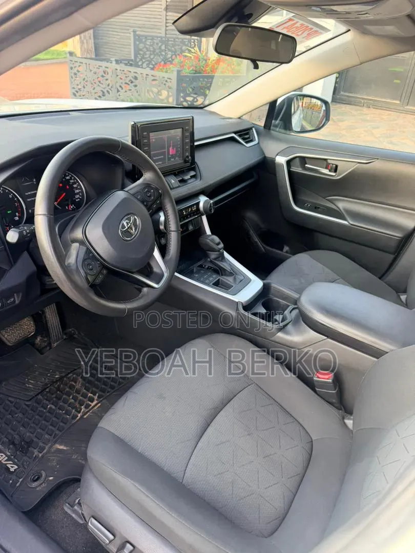 Toyota RAV4 2023 White