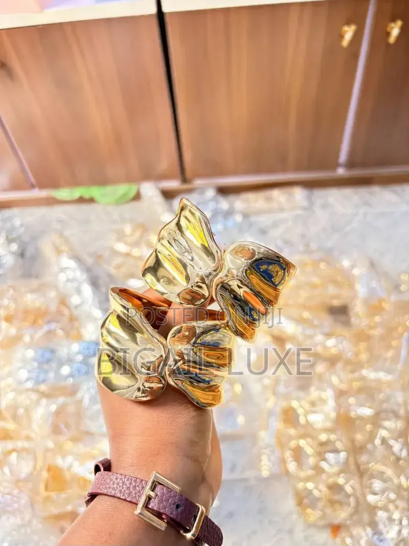 Ladies Gold Bangles