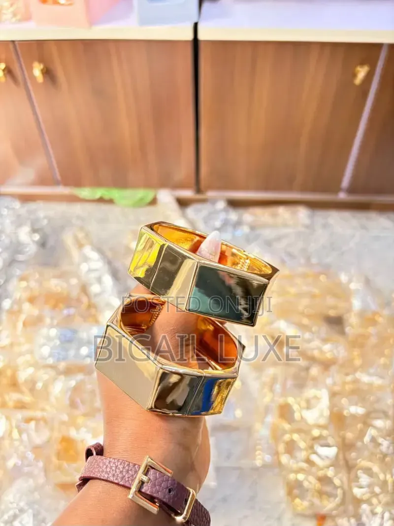 Ladies Gold Bangles
