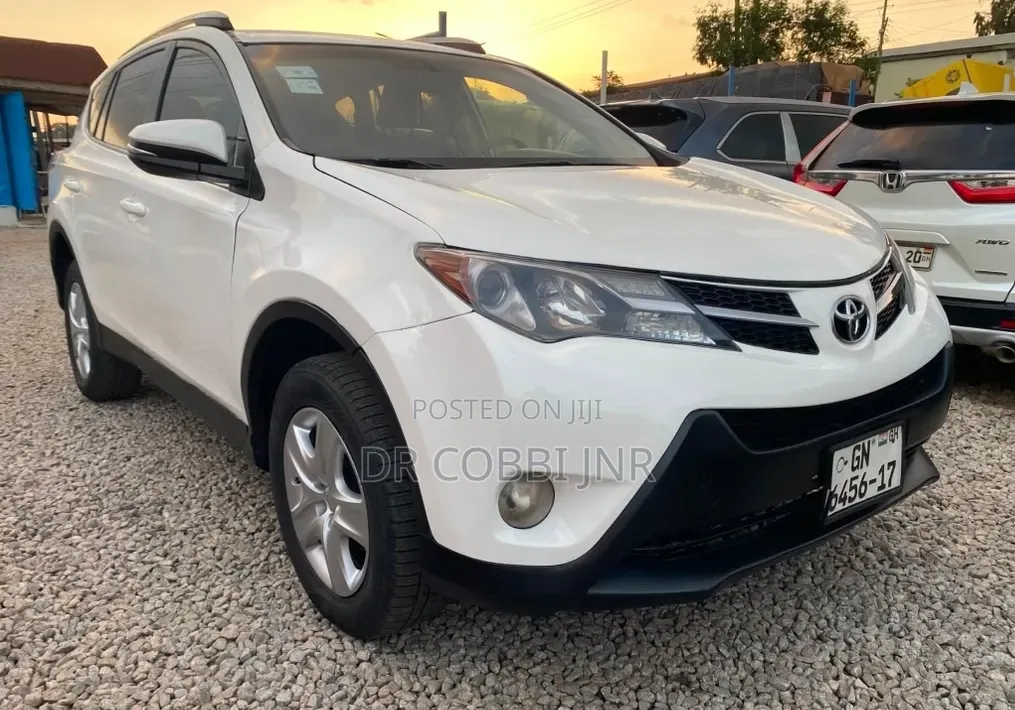 Toyota RAV4 Limited 4dr SUV AWD (2.5L 4cyl 6A) 2015 White