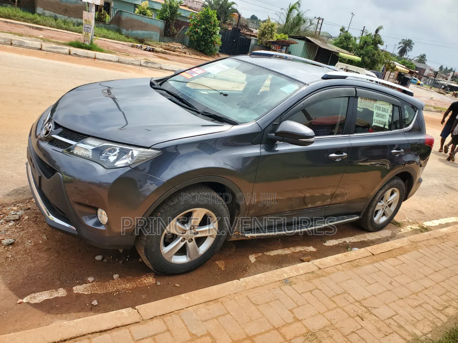 Toyota RAV4 LE 4dr SUV (2.5L 4cyl 6A) 2014 Gray