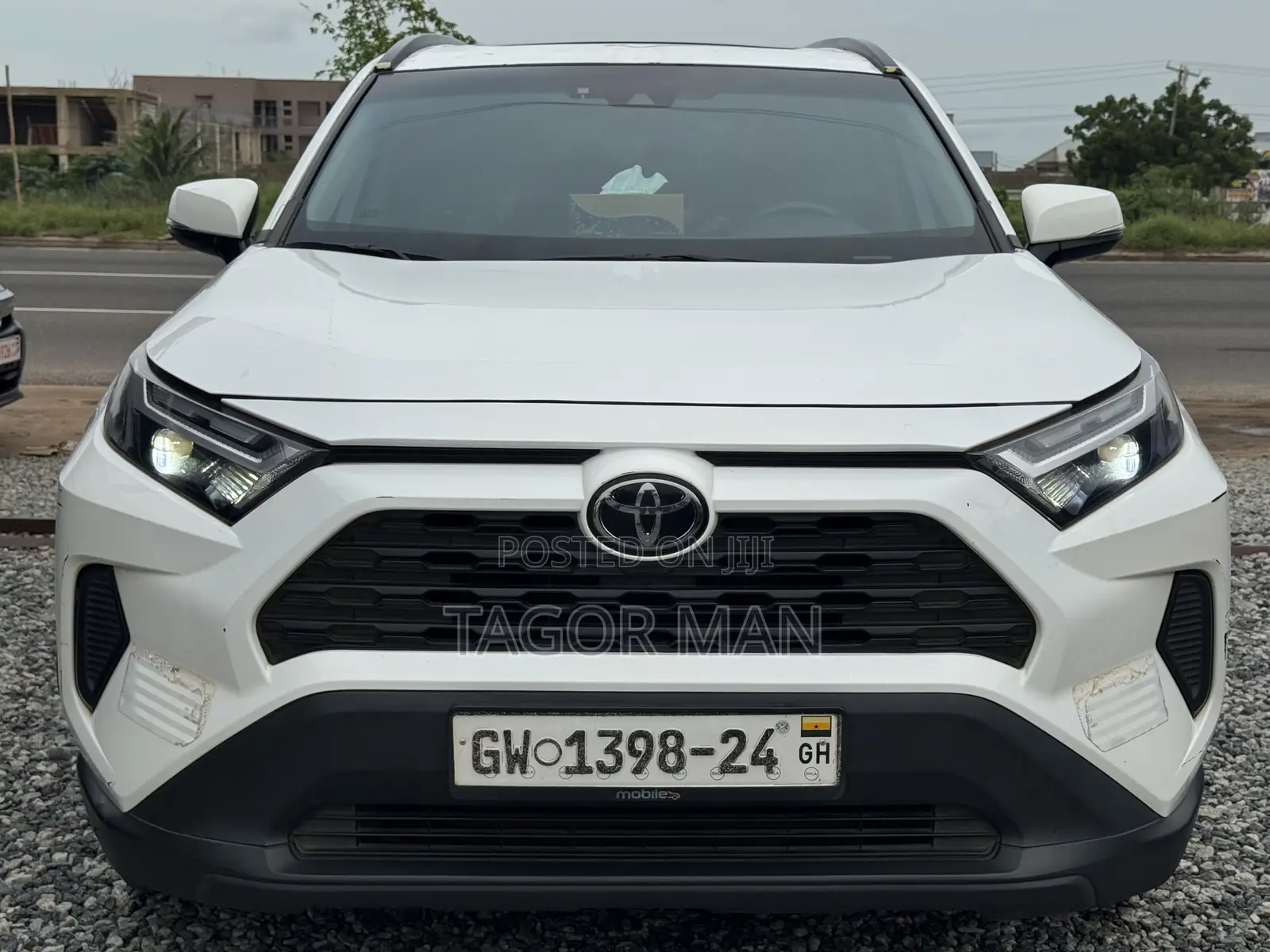 Toyota RAV4 XLE 2022 White