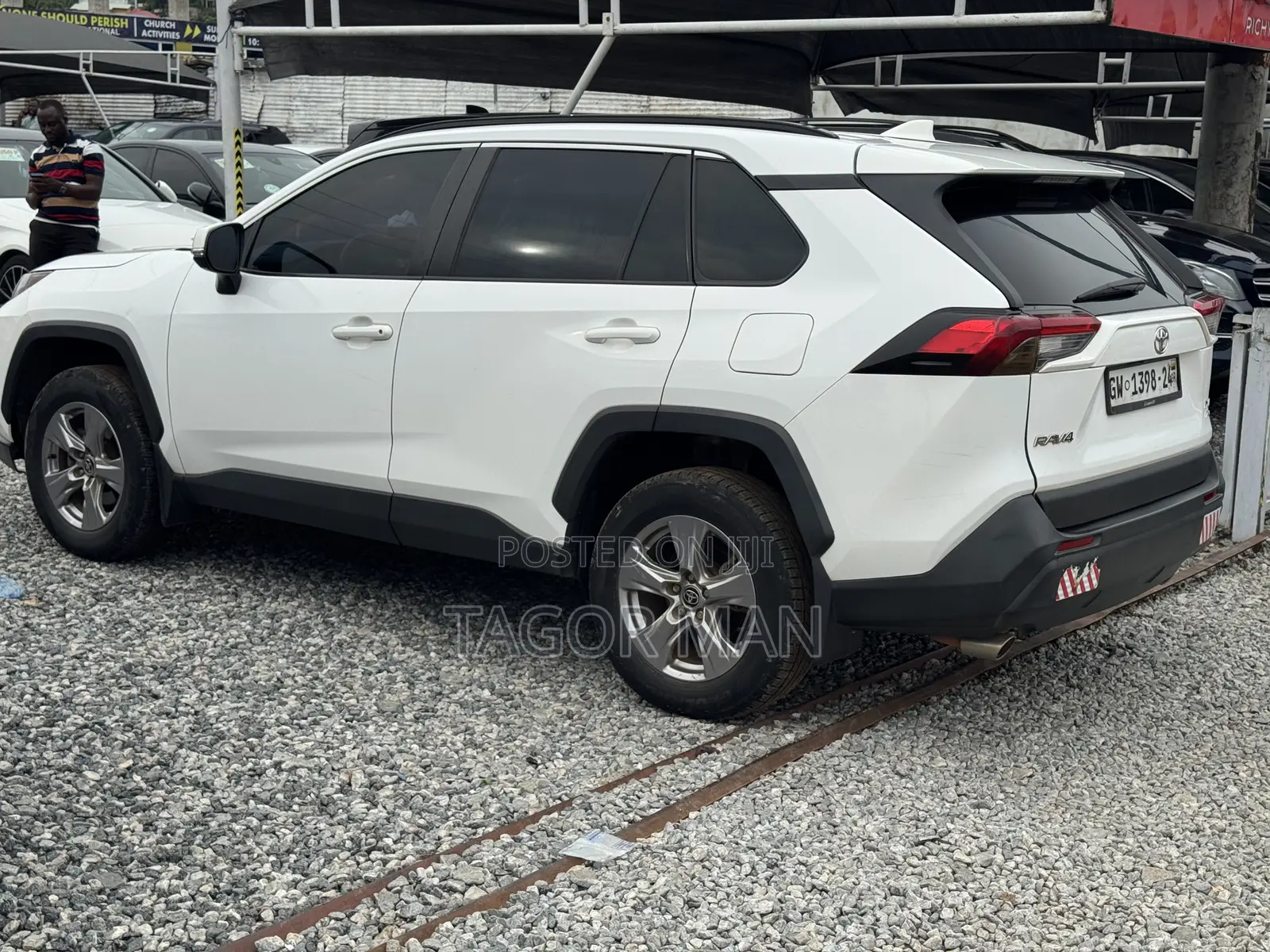 Toyota RAV4 XLE 2022 White