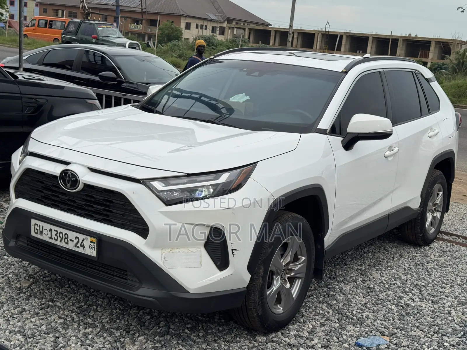 Toyota RAV4 XLE 2022 White